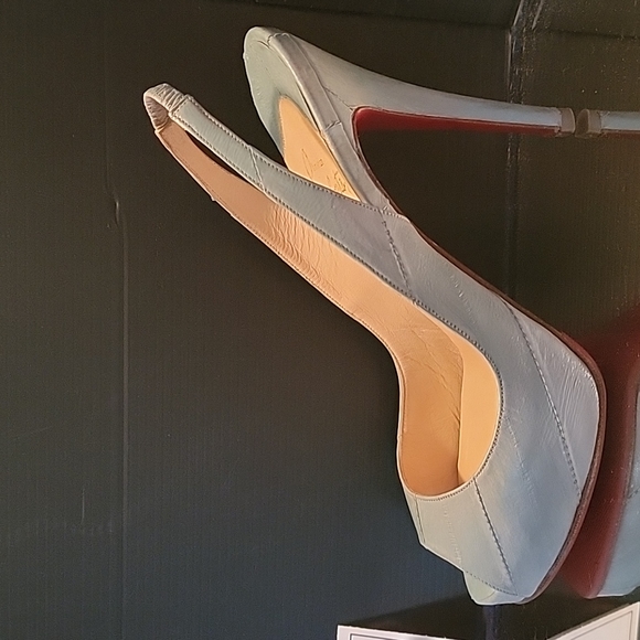 Christian Louboutin baby blue eel, lady peeps 120 heel, with 1in platform ๐38.5 - Picture 6 of 14